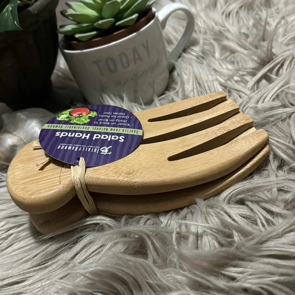 NWT Salad Hands-from Totally Bamboo-Natural Sustainable Bamboo Material